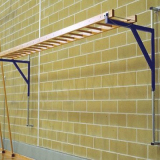 Horizontal wall ladder