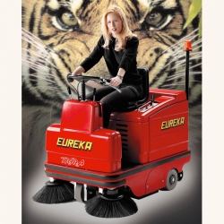 Ride-on vacuum sweeper S07686 ride-on-vacuum-sweeper-s07686