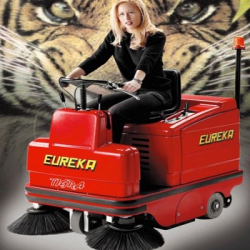 Ride-on vacuum sweeper AVSS1568